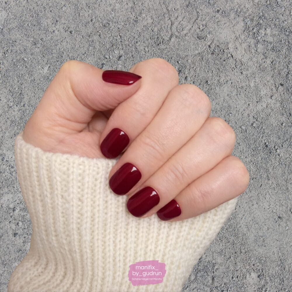 Bordeaux Nägel zeitlose Eleganz und moderner Nageltrend 2025/2026