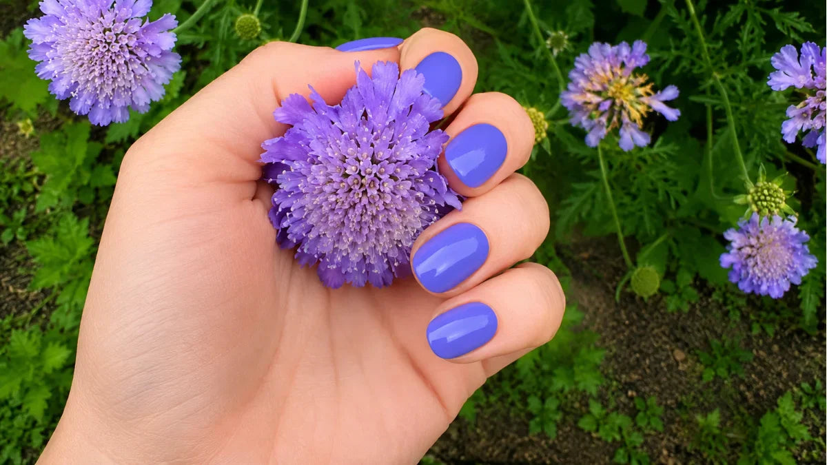 Moderne Sommernägel in lila
