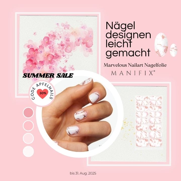 Hand mit Nageldesign selbst gemacht mit Nagelfolien
