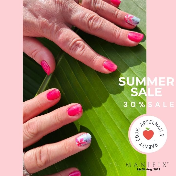 Schöne Hände im Sommer: UV Nagelfolien als Must-Have
