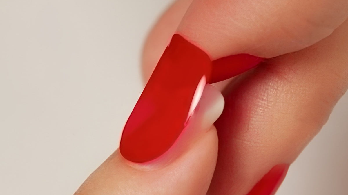 uv-nagelfolien-anwendung-aufkleben