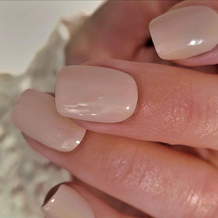 Noble Nature UV-Nagelfolien von Manifix – edle Taupe-Töne für eine natürliche Eleganz