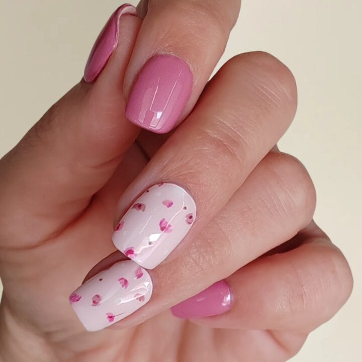 Frühling Nägel im Trend Warum UV-Folien jetzt so beliebt sind