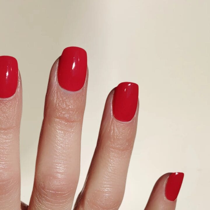 Scandalous Red UV-Nagelfolie