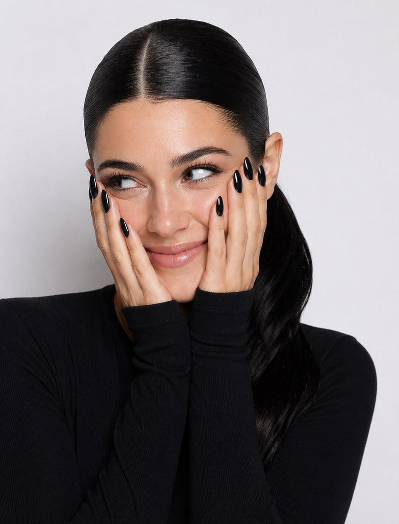 Nageldesign schwarz – sind schwarze Leo Nägel mit UV-Folien noch modern