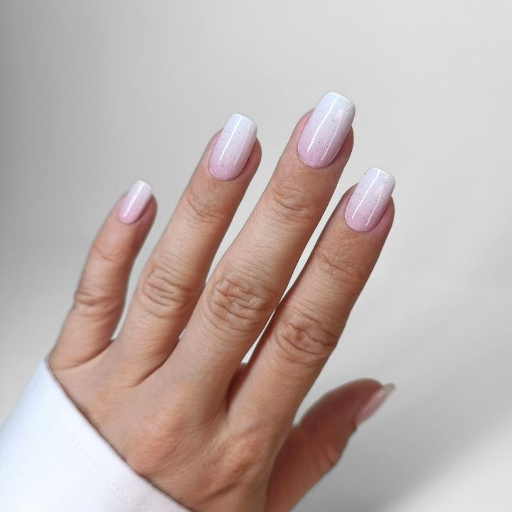 Babyboomer Glitzer: 3 einfache Profi-Tricks für perfekte Nägel in Minuten