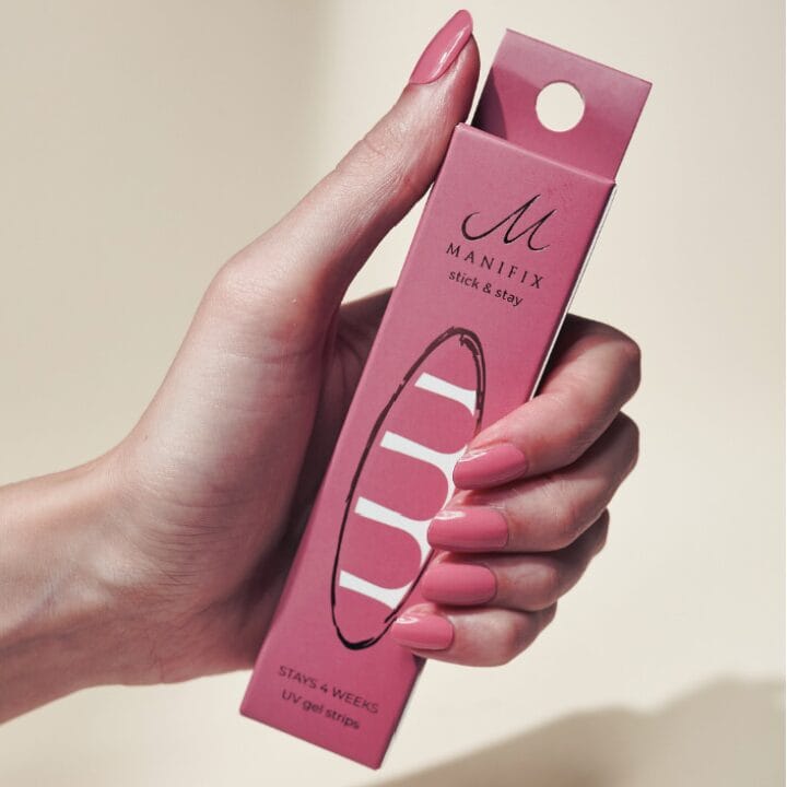 With You Purple UV-Nagelfolien von Manifix – elegante lila Nägel einfach zuhause machen