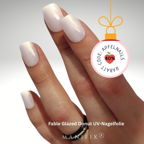 weiße Ballerina-Nägel mit Glitzer