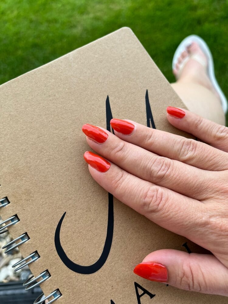 Nagelstudio oder DIY Nägel: Was ist die beste Wahl für gesunde Nägel?