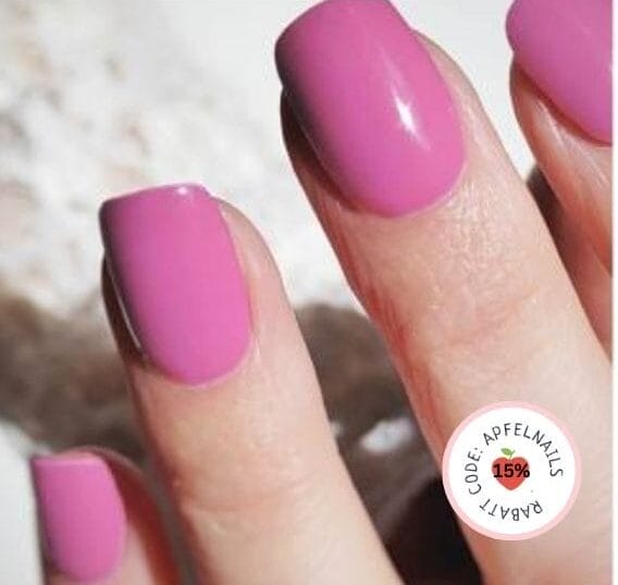 Pink Glitzer-Nägel: Der funkelnde Nageltrend für auffällige Looks