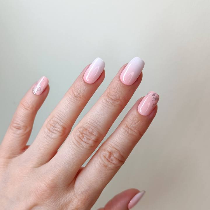 Geheimnis gelüftet: Schritt-für-Schritt-Anleitung für ein perfektes UV-Nageldesign, das wochenlang hält