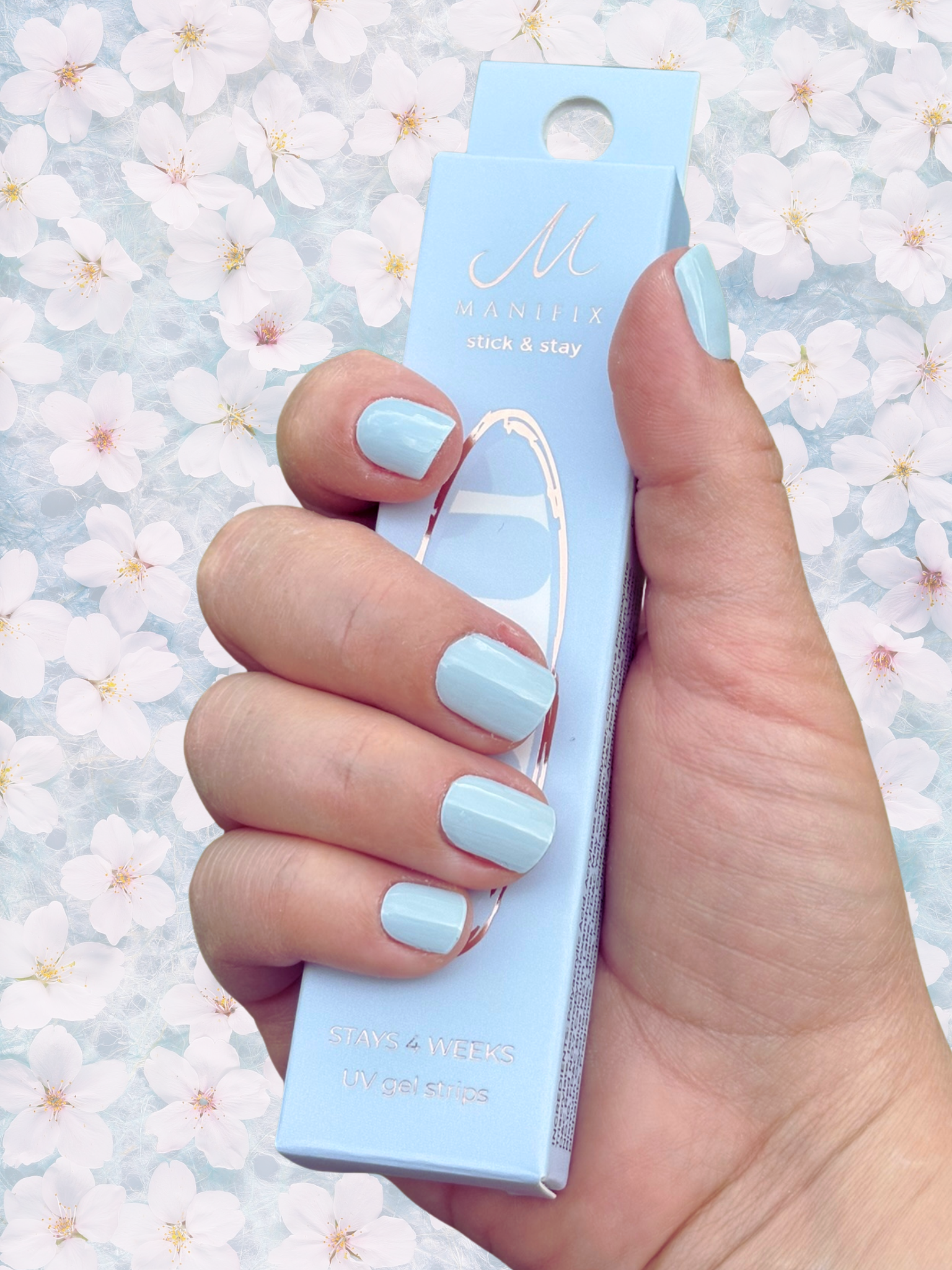 blaue-naegel-fruehling-pastell-navy-manifix