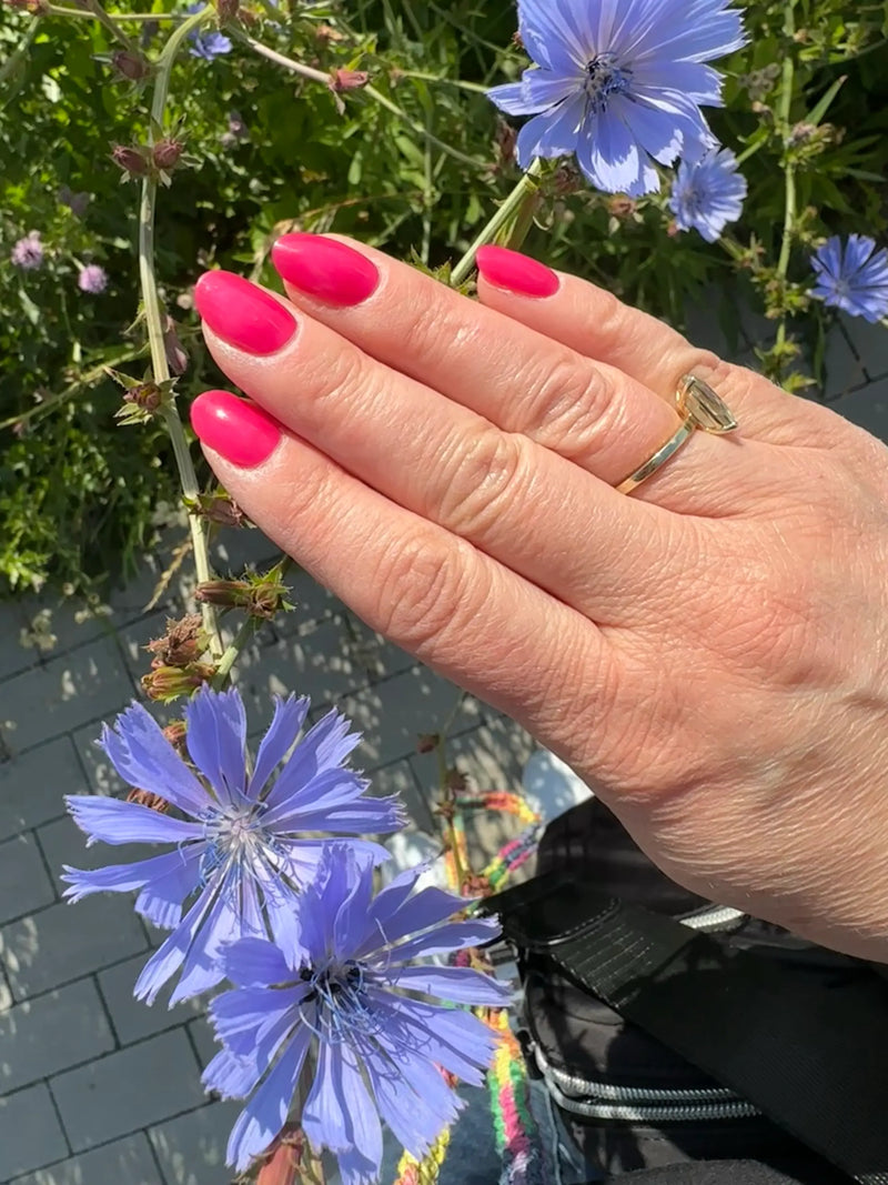 Pinke Fingernägel: 3 Fakten warum sie gerade angesagt sind