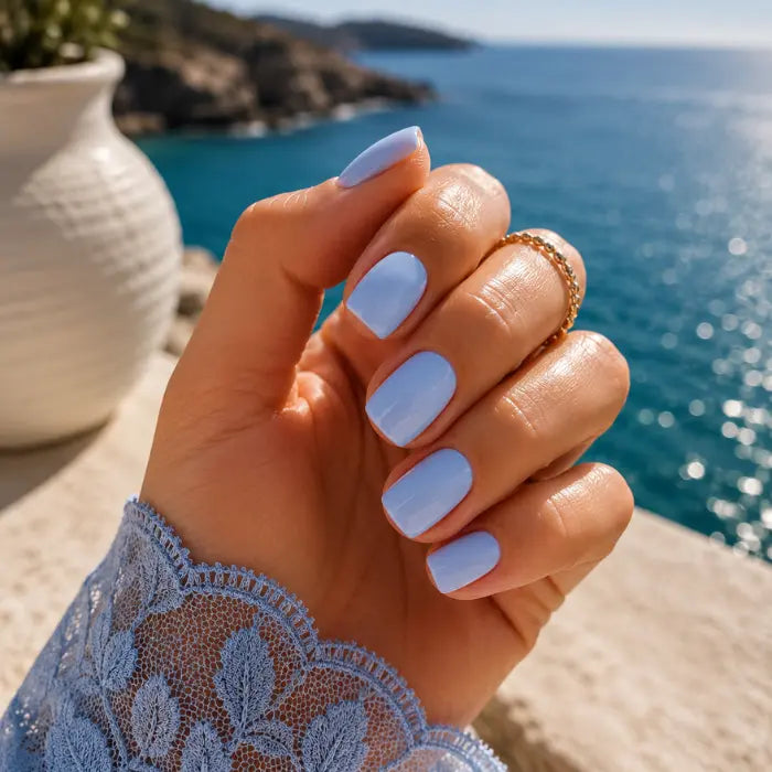 Blaue Sommernägel 2026: Die schönsten Looks zwischen Meeresblau und Eleganz