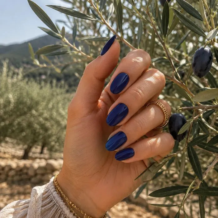 Blaue Sommernägel 2026: Die schönsten Looks zwischen Meeresblau und Eleganz