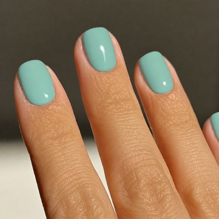 Türkise Nägel mit UV-Nagelfolien von Manifix