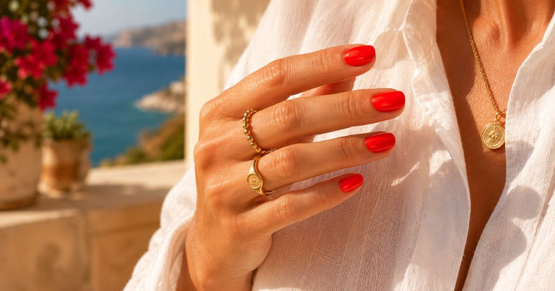 Rote Nägel Sommer: Die elegantesten roten UV-Nagelfolien von MANIFIX