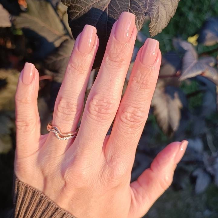 NUDE NAILS